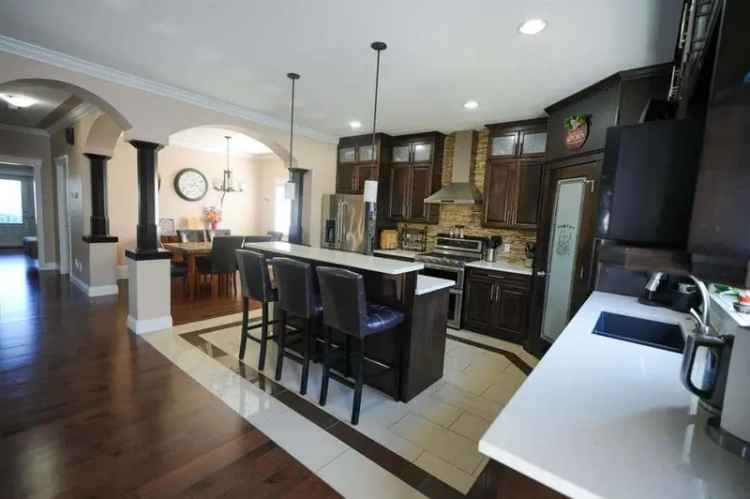 Luxury 2-Storey Home Near Birchwood Trails