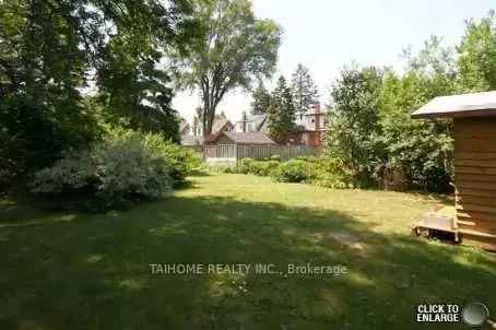 Move-In Ready Home in Willowdale East Earl Haig School District
