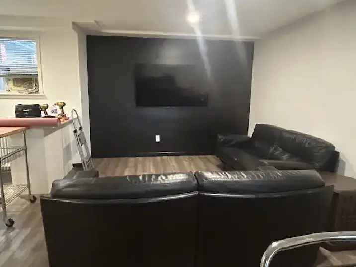 Renovated apartment room for rent