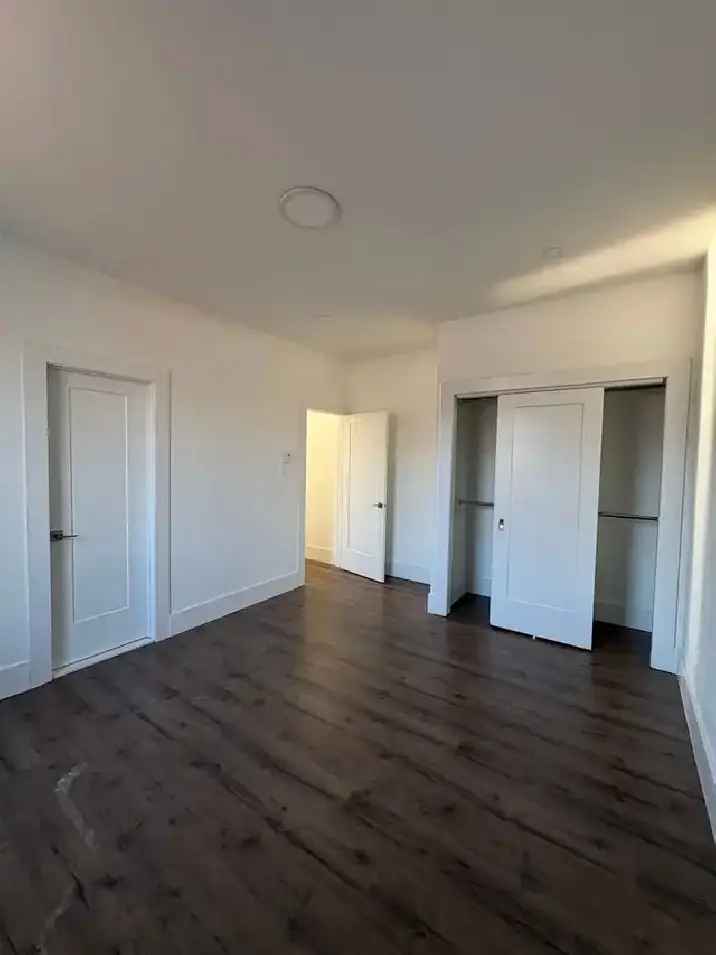 Renovated 3 Bed 2 Bath Westmount Apartment Pets OK