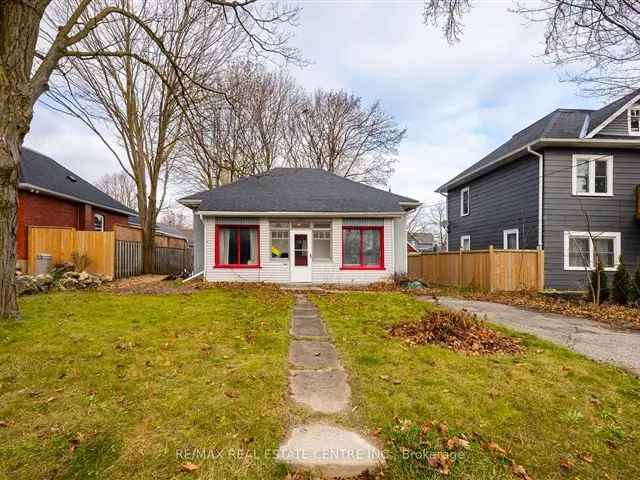 House For Sale in Newmarket, Ontario