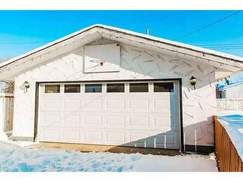 Buy Turnkey Bungalow in Highland Park Grande Prairie with Modern Upgrades