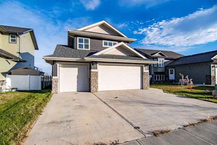 House For Rent in City of Lacombe, Alberta