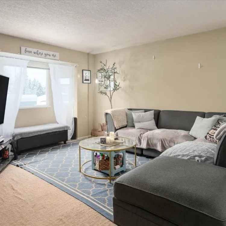 Cozy 3-Bedroom Townhouse for Sale Near Westwood Lake