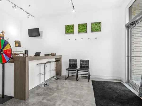Commercial Condo for Sale Quebec North Shore 880 sq ft