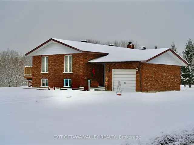 Charming Westmeath Bungalow 4-Bedroom 2-Bath Family Home