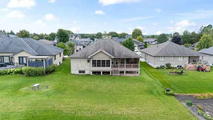 Luxury Custom Built Home in Harriston