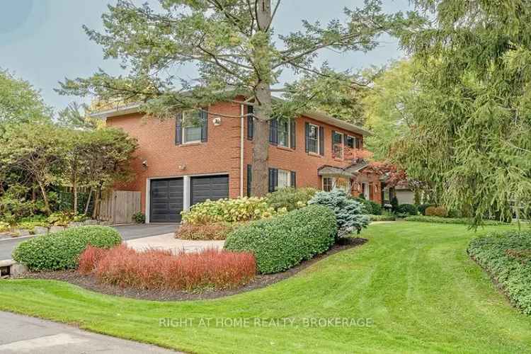 Luxury Buy House in Southeast Oakville with Pool and Spacious Layout