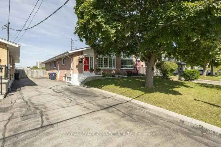 4 4 Bedroom Semi Detached Bungalow In North York