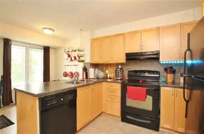 Room for Rent in 2-Bedroom Condo Near Chapman Mills