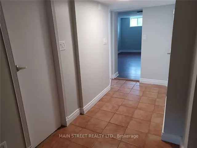 Legalized 2 Bed Apartment Near Highway 404