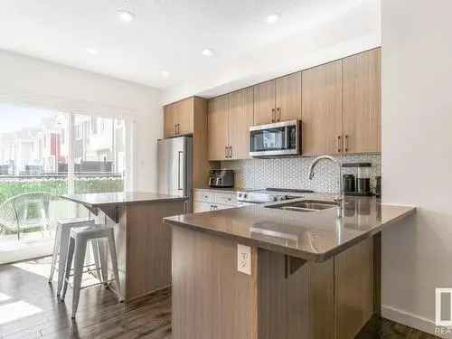 Townhouse For Sale in Edmonton Callaghan