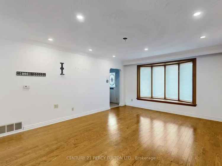 House For Sale in Toronto, Ontario