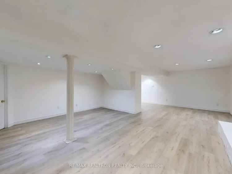 Detached Buy in Excellent Location with 4 Bedrooms and Double Garage