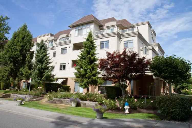 A $949,000.00 Apartment/Condo with 3 bedrooms in Beach Grove, Tsawwassen