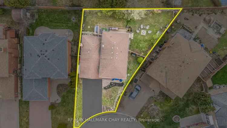 Beautifully Renovated Family Home w Huge Pie Lot Quiet Court