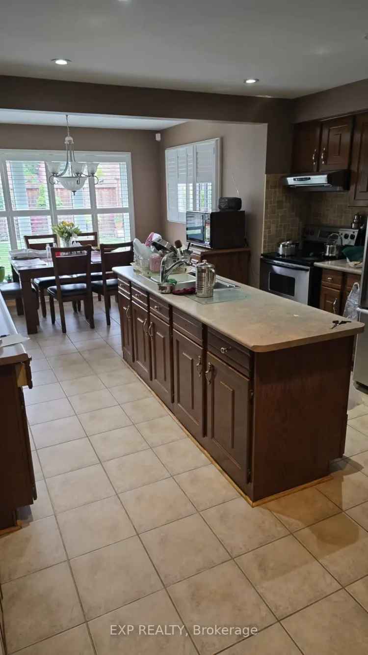 House For Sale in Brampton, Ontario