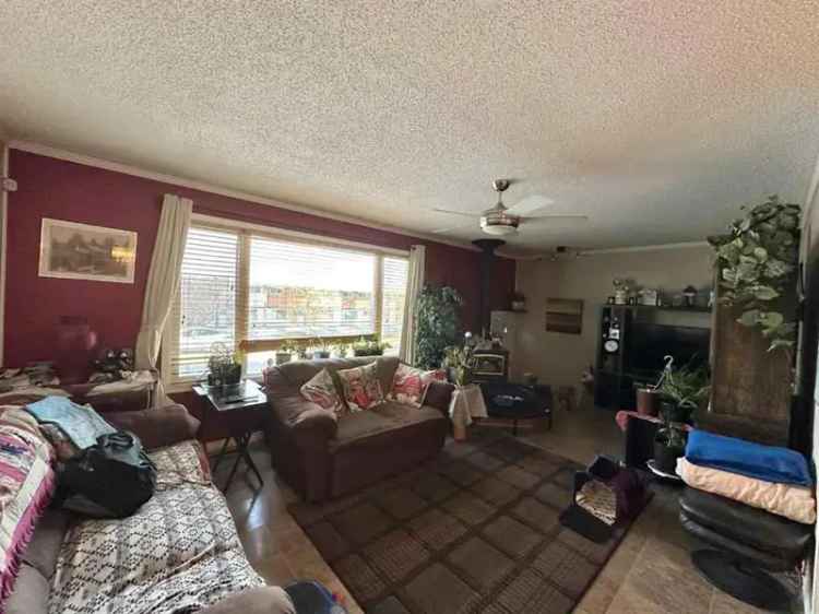 Duplex For Rent in Town of Hinton, Alberta