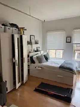 King w Portland Studio,ovr shop,JAN1,$1850,deck,laundry,AC,550ft