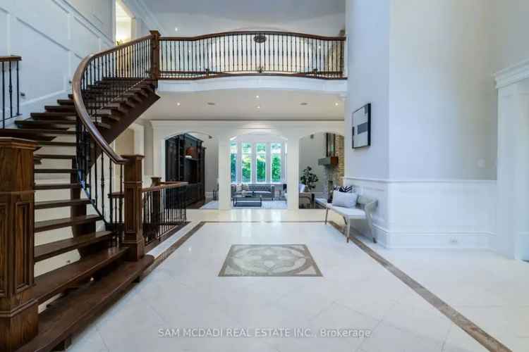 House For Sale in Mississauga, Ontario