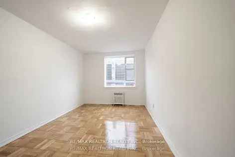 5 rooms apartment of 55 m² in Toronto