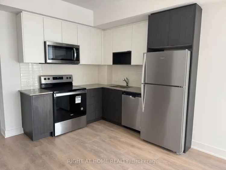 Brand New Luxurious 2 Bed Den Condo with 2 Washrooms Near Square One