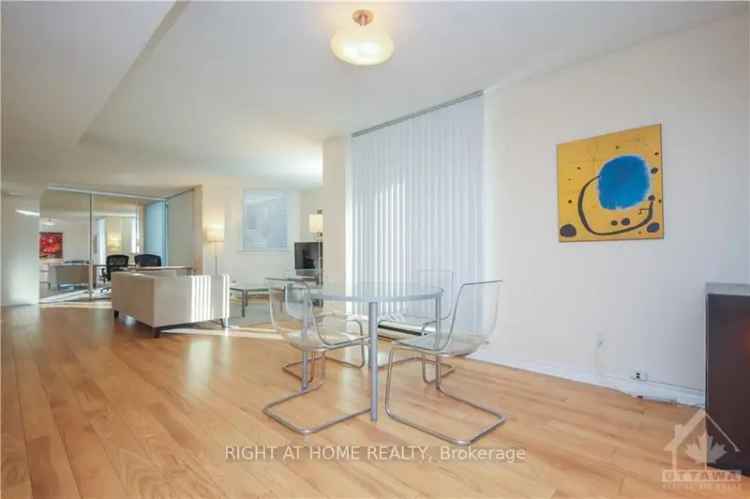 Downtown Ottawa Condo Spacious Bedroom Central AC Two Balconies