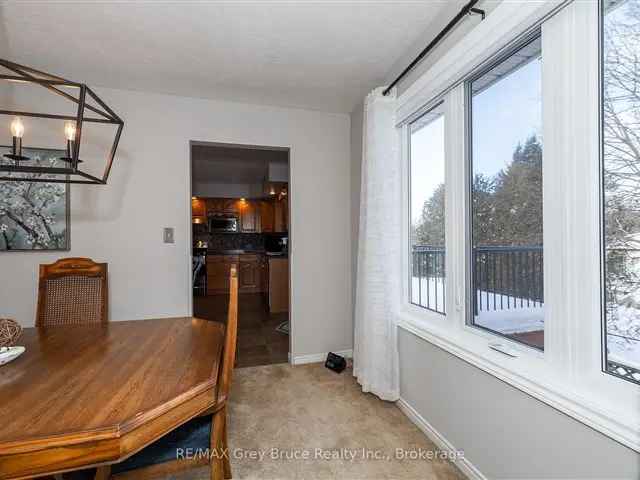 4 Bedroom Raised Bungalow with Walk-Out Basement