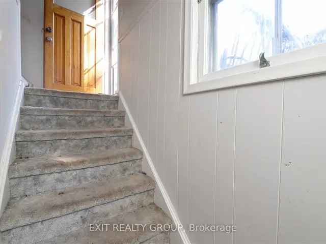 House For Sale in Quinte West, Ontario