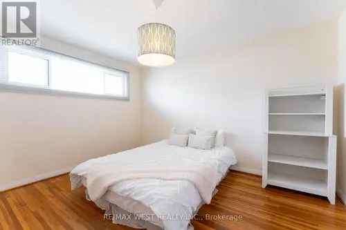 3-Bedroom Semi-Detached Raised Bungalow in Whitby