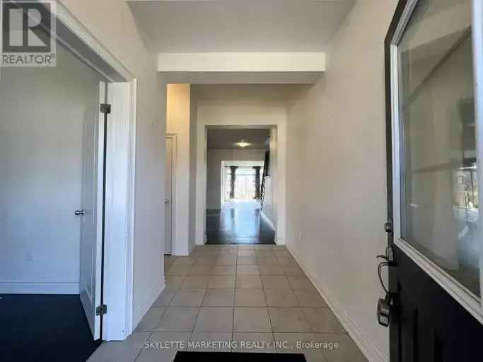 Executive Detached Home in East Gwillimbury 3210 sq ft