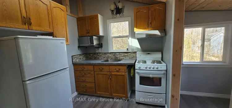 Updated Mallory Beach Cottage - Large Lot