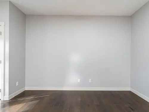5 Bed 3 Bath Half Duplex Eastwood Edmonton