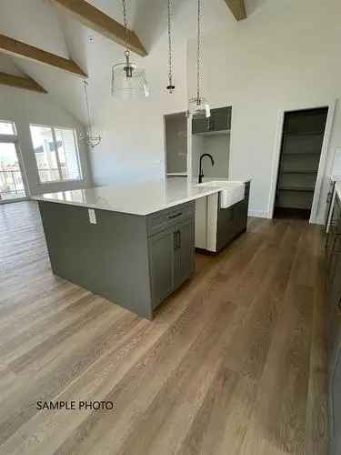 Hendrix II Modified Bi Level 3 Beds 2.5 Baths Triple Garage