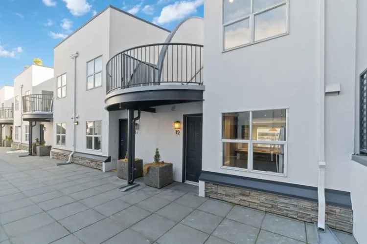12 2880 W 4TH Avenue in Vancouver: Kitsilano Townhouse for sale in “Live 4th” (Vancouver West)  : MLS®# R2976943