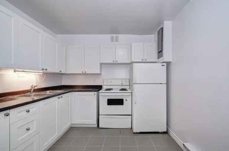 Spacious Kitchener Apartments near Conestoga Parkway