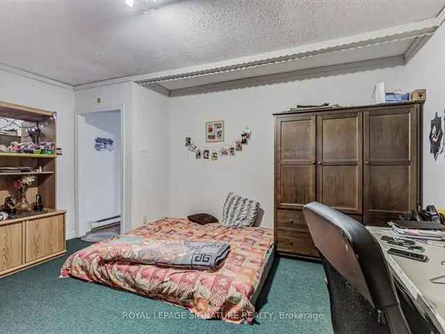 House For Sale in Toronto, Ontario