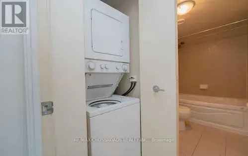 1 room apartment of 54 m² in Toronto