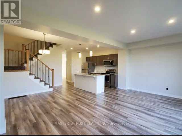 3 Beds 3 Baths Townhouse in Woodhaven Kingston