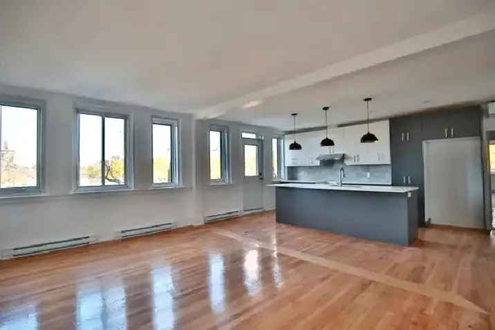Magnifique 5 1 2 Outremont Condo Near Sanctuary