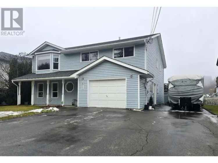 Family Home near Howe Creek Trails - Fully Fenced Yard