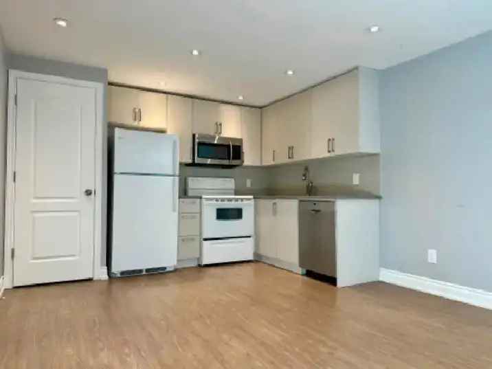 Fully Renovated 1 Bedroom Lower Level Unit Royal York Eglinton