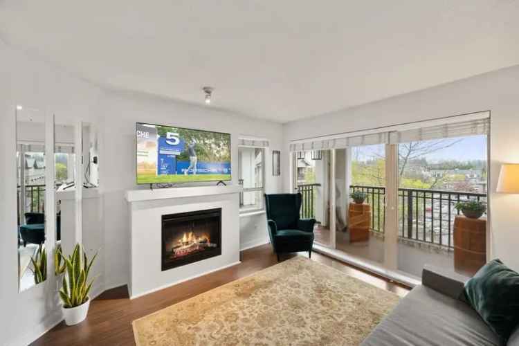 Walnut Grove Penthouse 2 Bed 2 Bath 830 sq ft