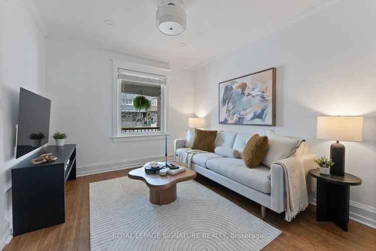 House For Sale , 2043, Gerrard Street East, Toronto, Ontario
