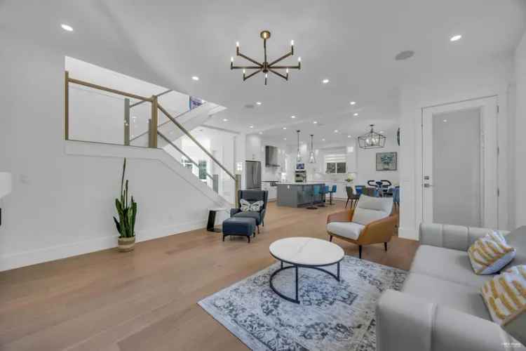 King George Corridor House for Sale in South Surrey