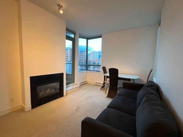 Downtown Vancouver Condo for Sale 1bdrm + Den