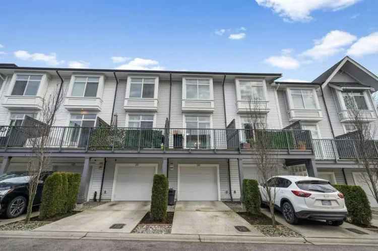 West Abbotsford 3-Storey Townhome Modern Kitchen Open Concept