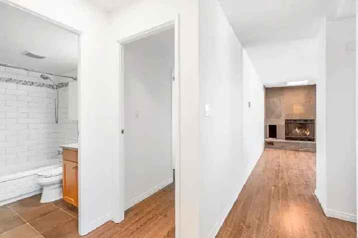 Stunning 2 Bedroom Condo in the Heart of the City