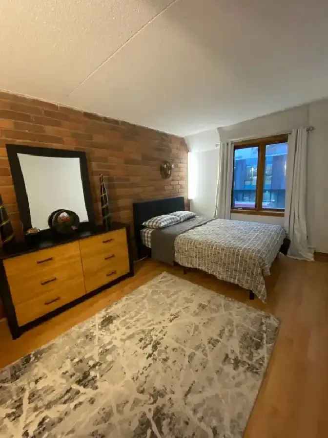 Room for rent short term Downtown