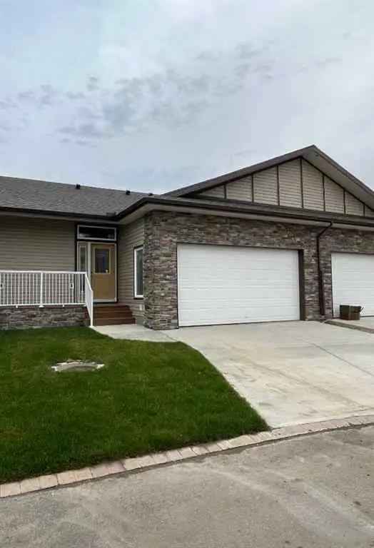 Duplex For Rent in Wetaskiwin, Alberta